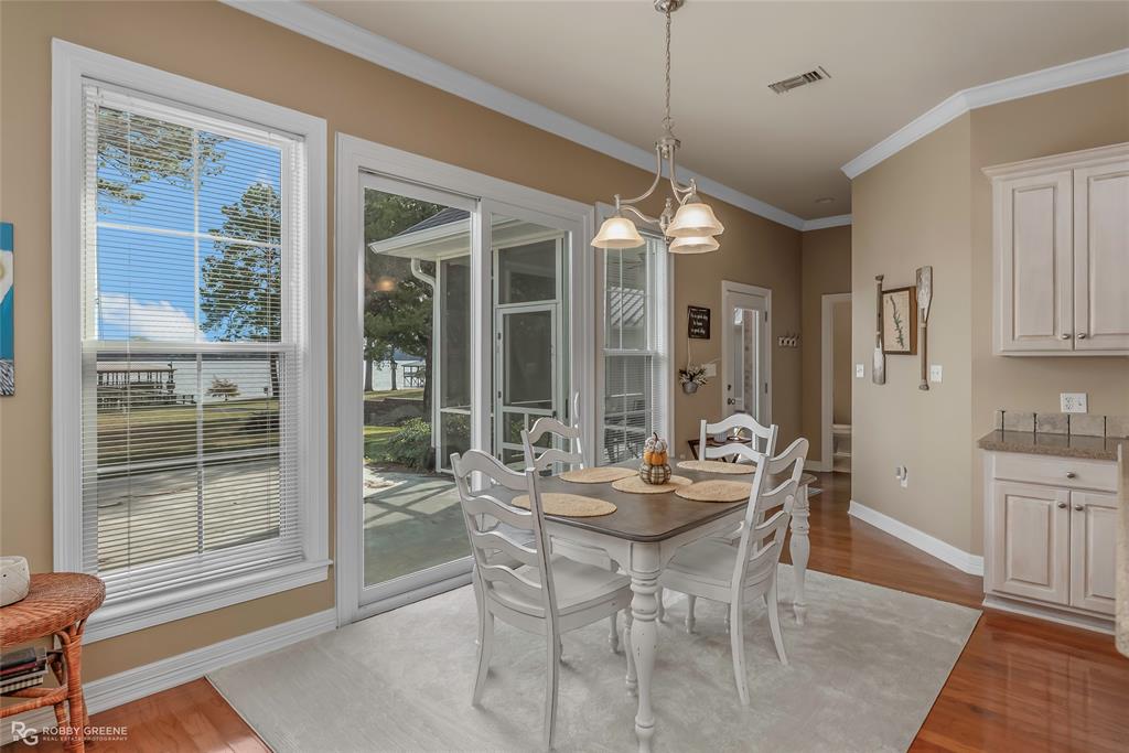 90 La Belle Court Property Photo 13