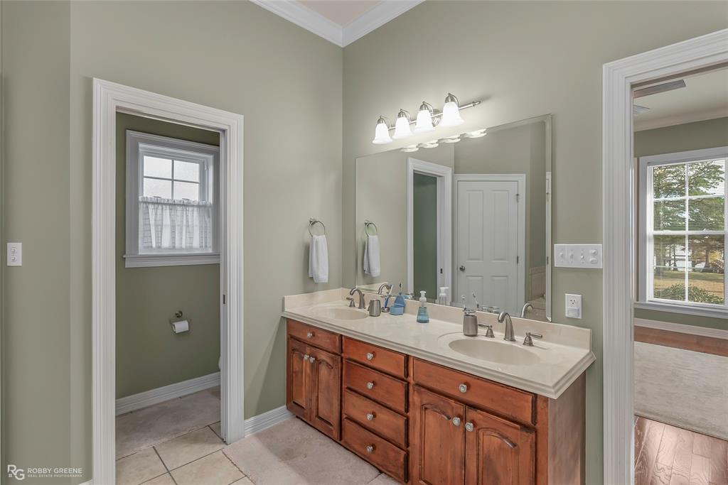 90 La Belle Court Property Photo 16