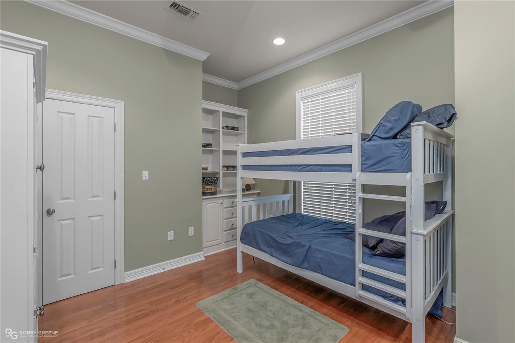 90 La Belle Court Property Photo 19