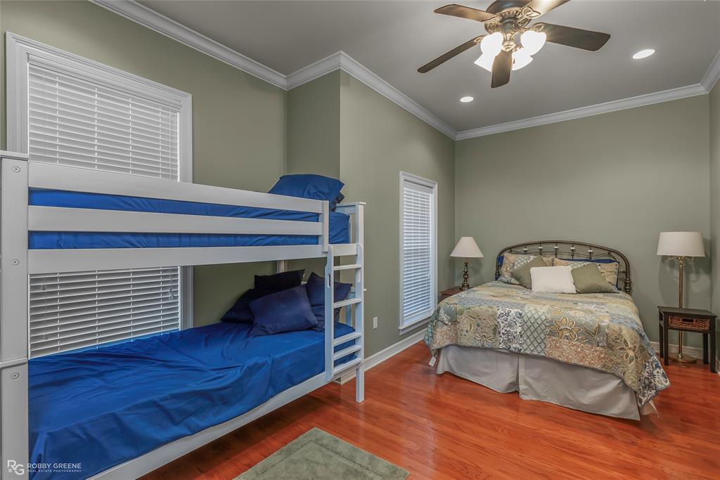 90 La Belle Court Property Photo 20