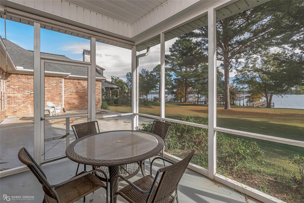 90 La Belle Court Property Photo 25