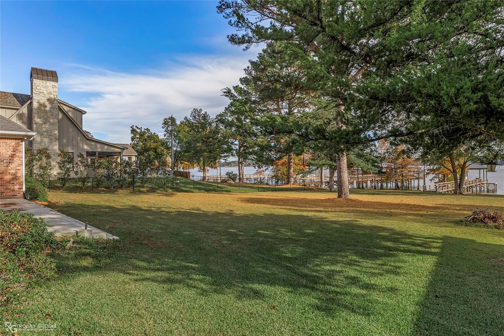 90 La Belle Court Property Photo 28