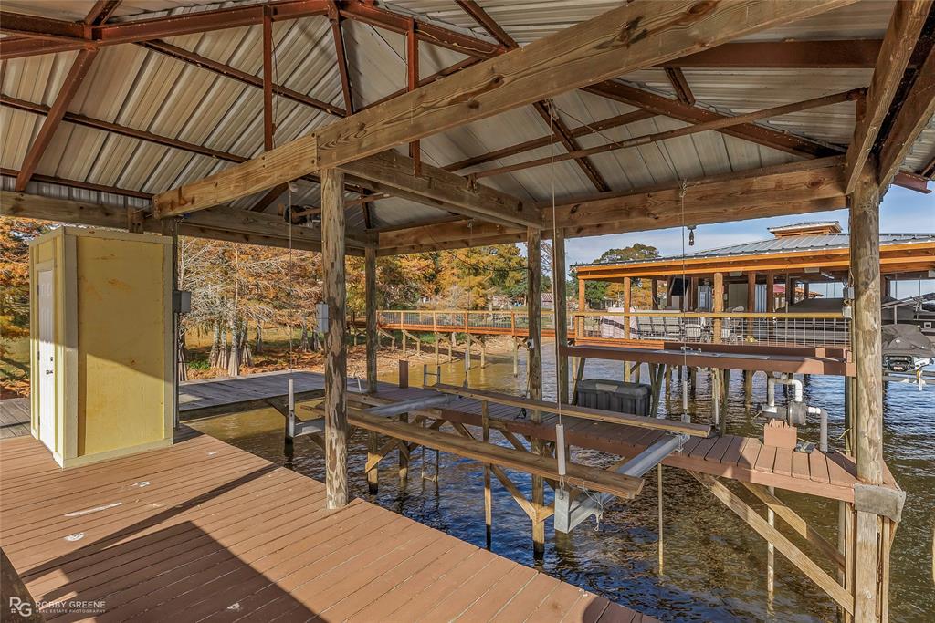 90 La Belle Court Property Photo 33