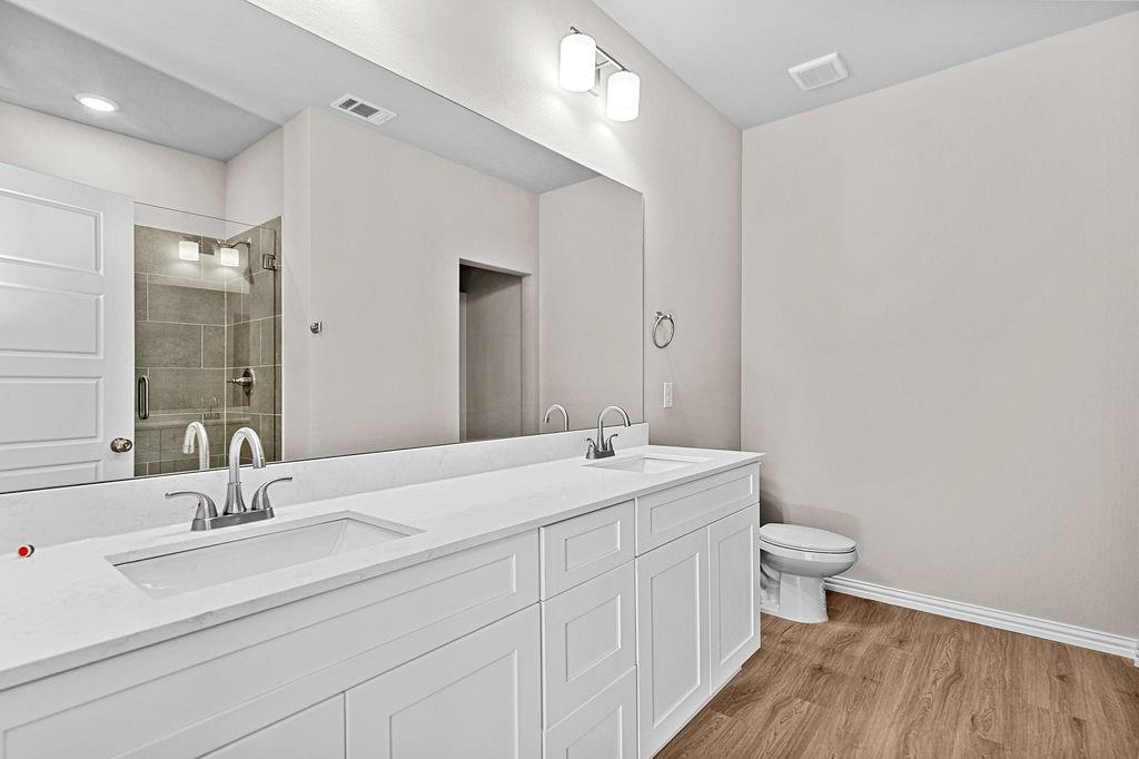 209 Lead Creek Drive Property Photo 18