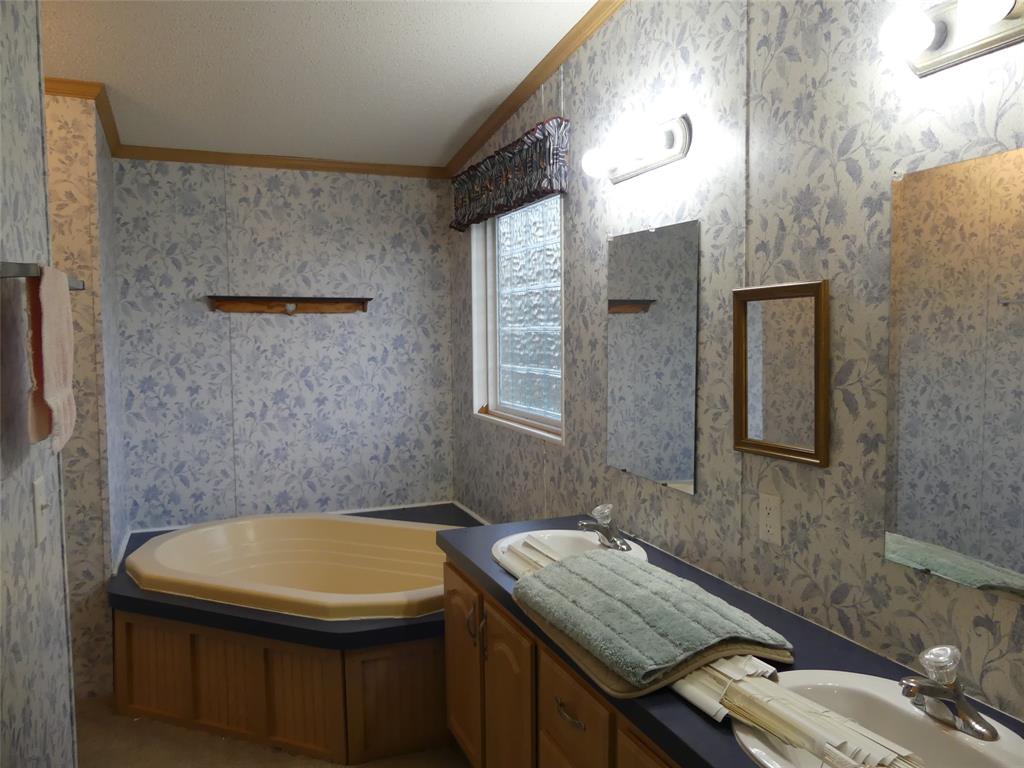 422 Hutchinson Street Property Photo 24