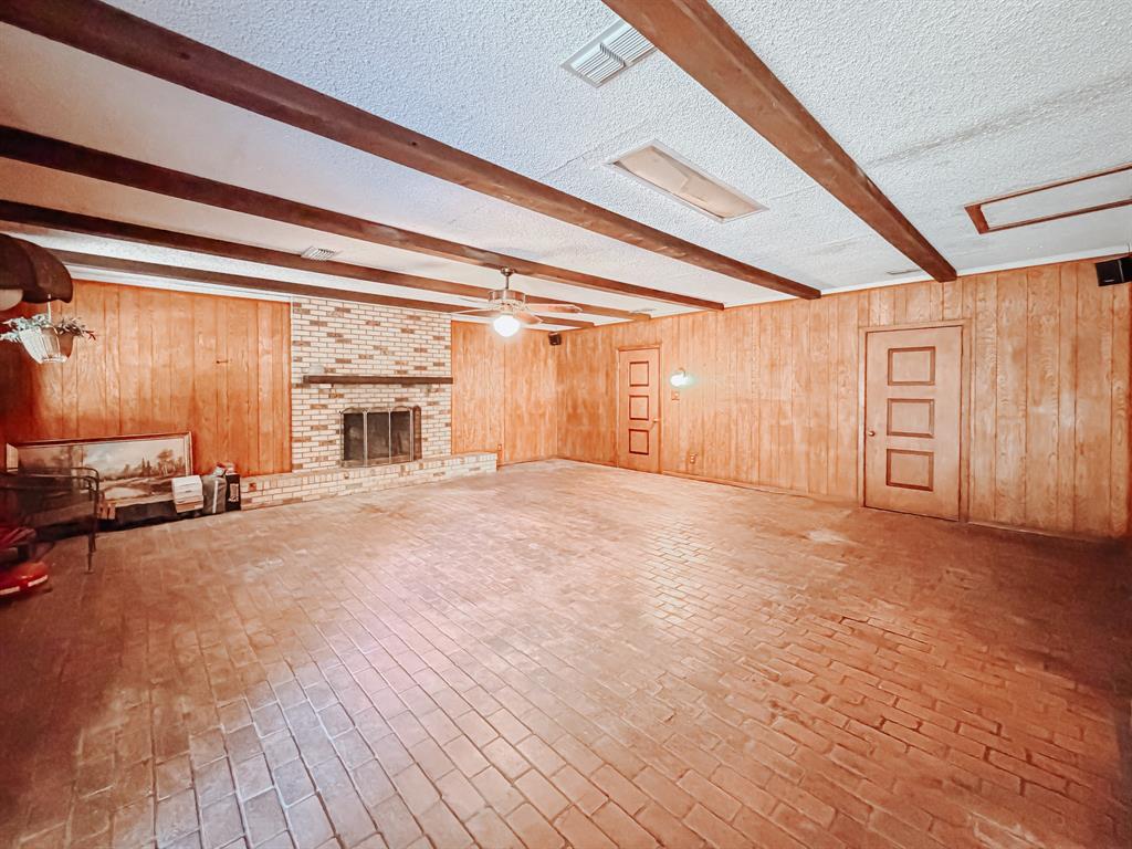 15410 E State Highway 31 Property Photo 3
