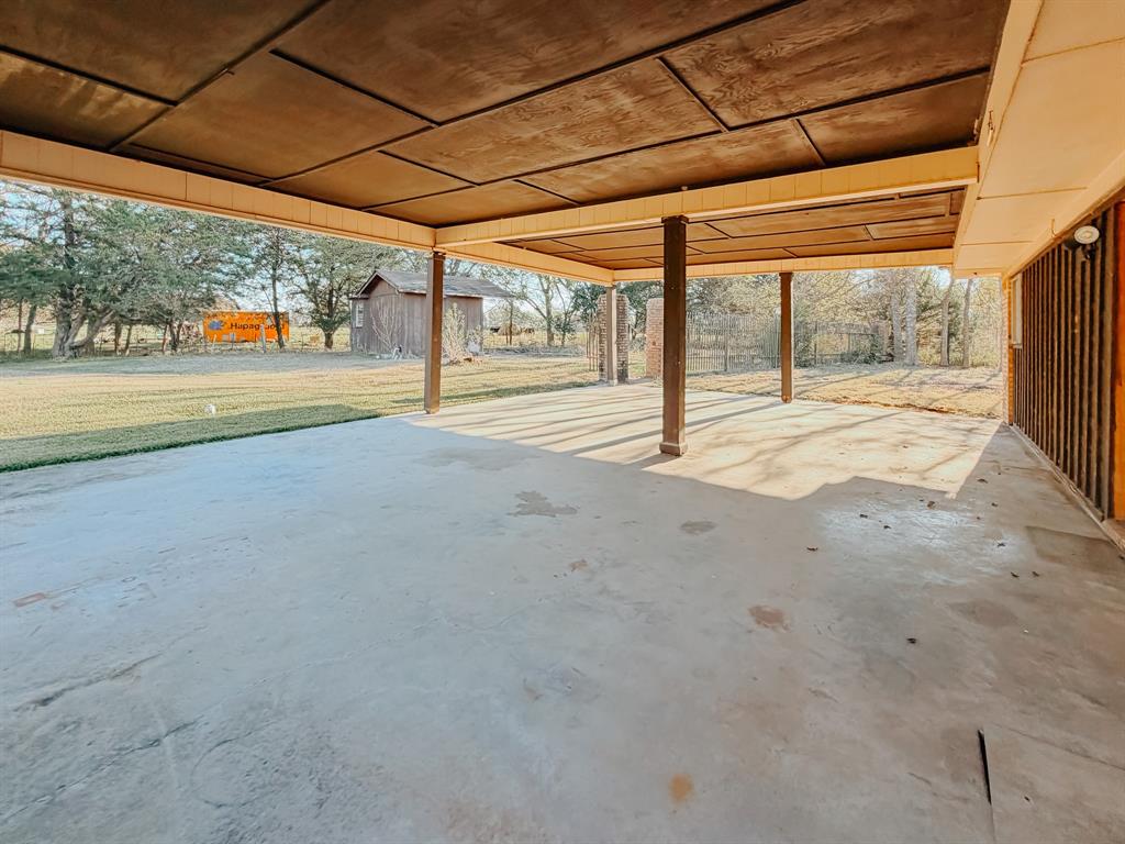 15410 E State Highway 31 Property Photo 13