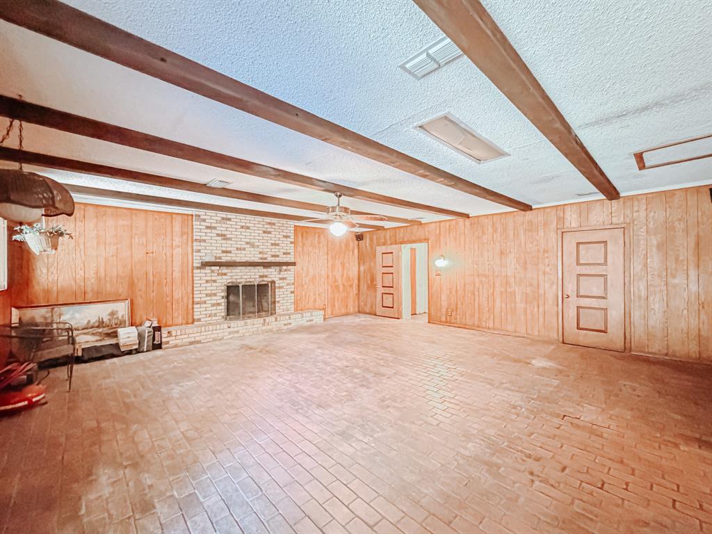 15410 E State Highway 31 Property Photo 15