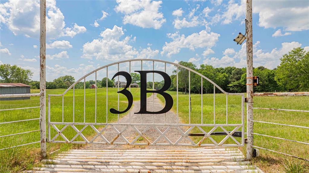 1855 Phillips Springs Road Property Photo 3
