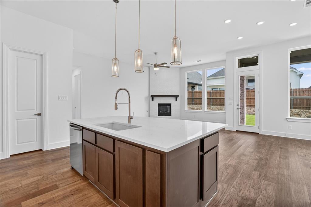 7825 Winterbloom Way Property Photo 4