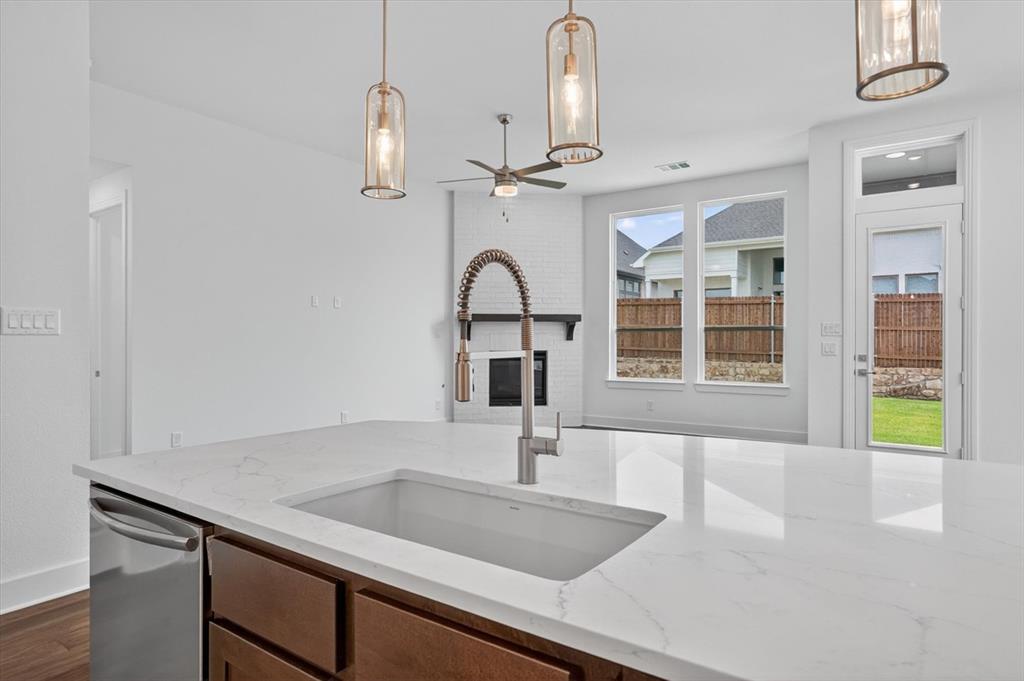 7825 Winterbloom Way Property Photo 4