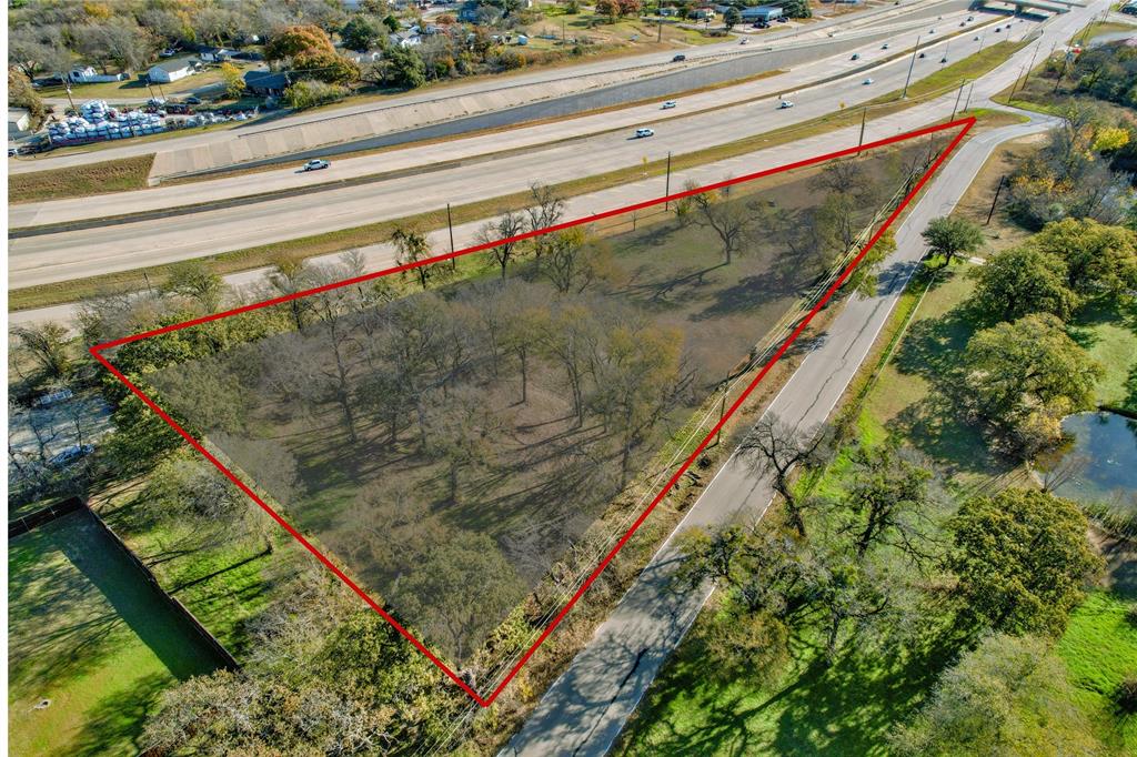 1716 Southeast Parkway Property Photo 1