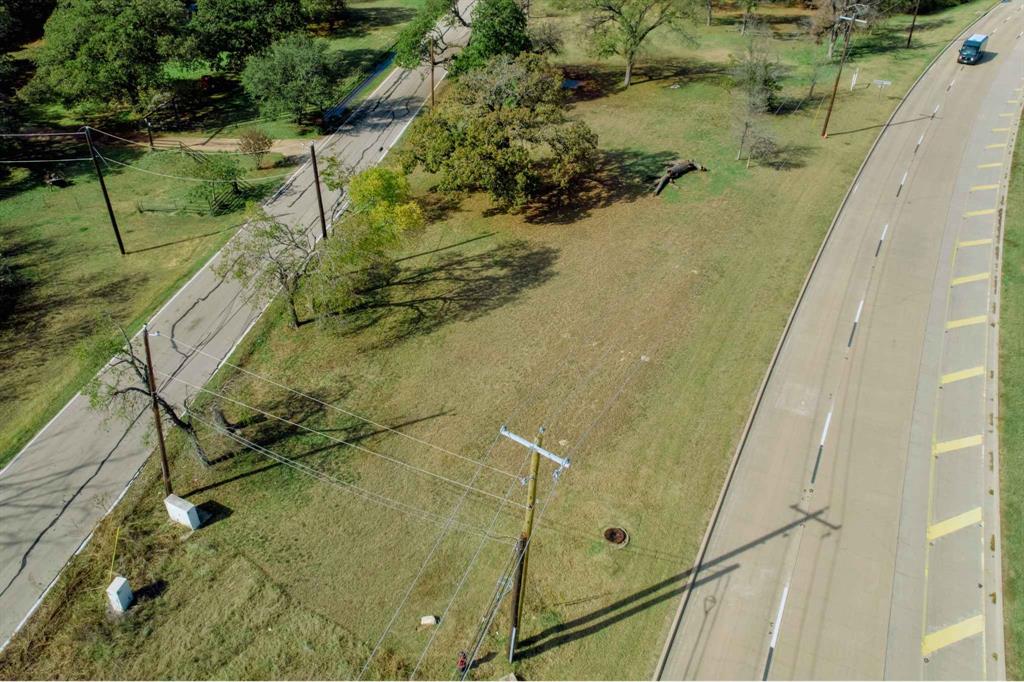 1716 Southeast Parkway Property Photo 6