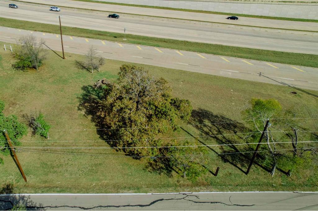 1716 Southeast Parkway Property Photo 7