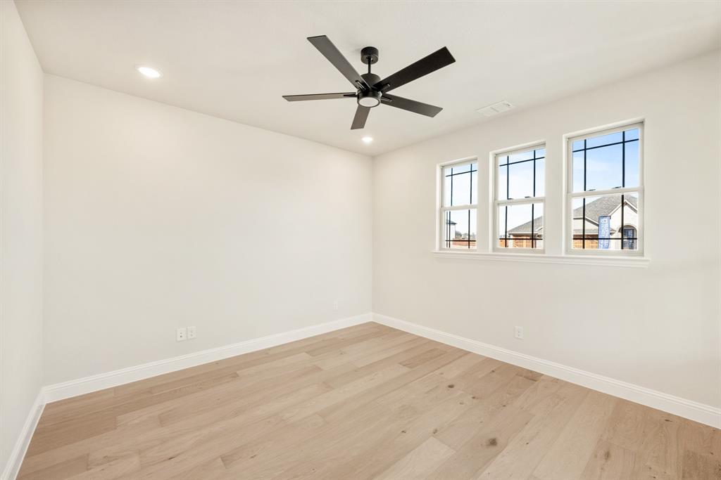 115 Tetrad Circle Property Photo 5
