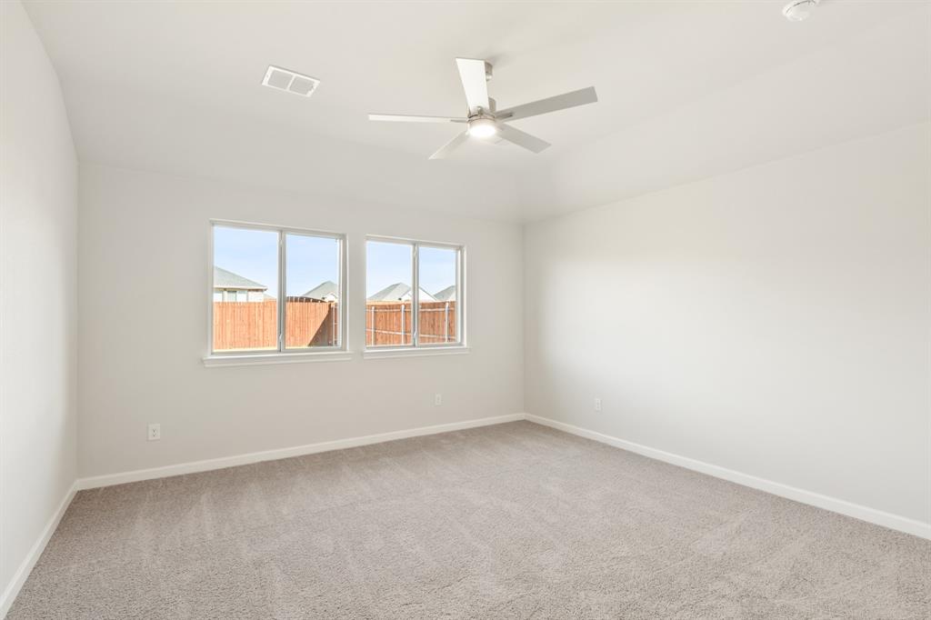 925 Kingbird Lane Property Photo 20
