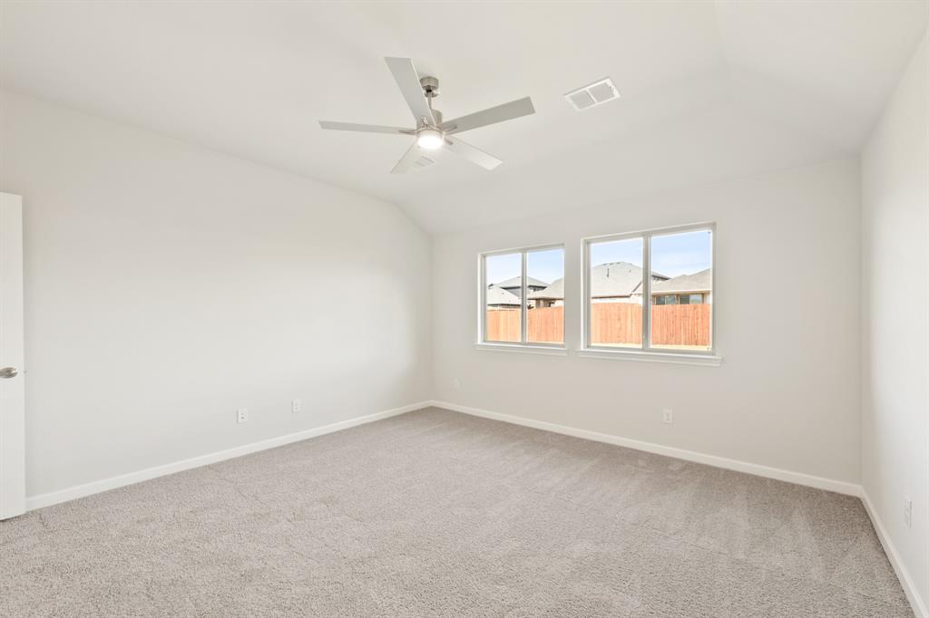 925 Kingbird Lane Property Photo 21