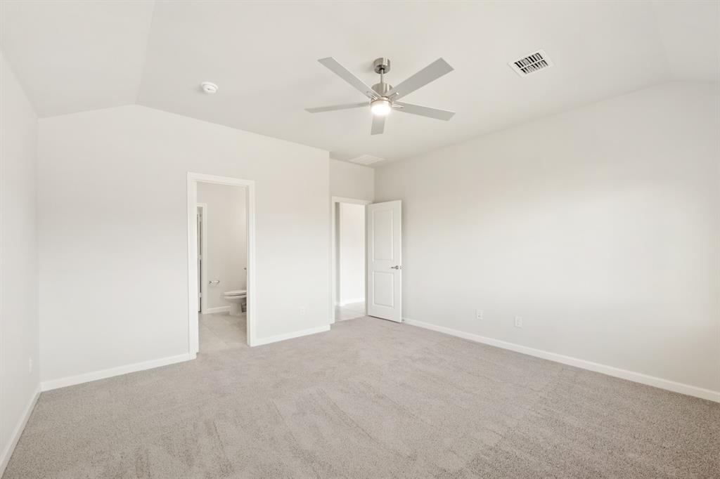 925 Kingbird Lane Property Photo 22