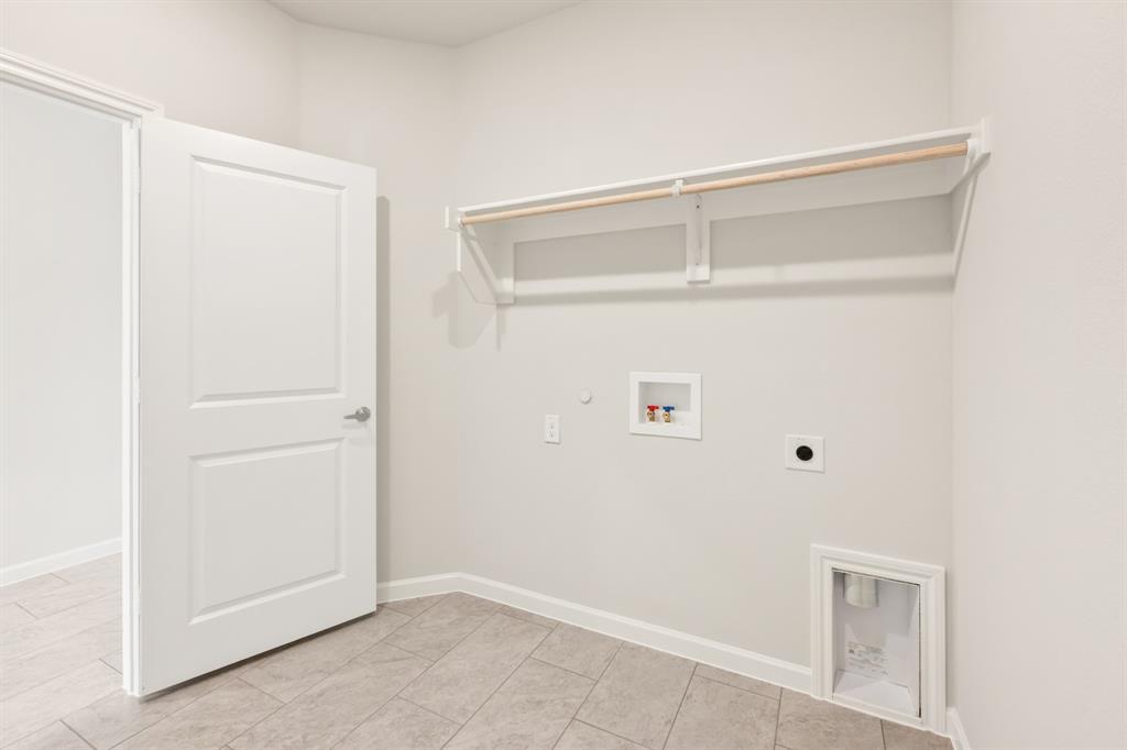 925 Kingbird Lane Property Photo 30