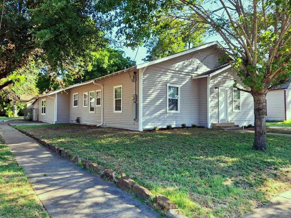 220 W Wardville Street Property Photo 3
