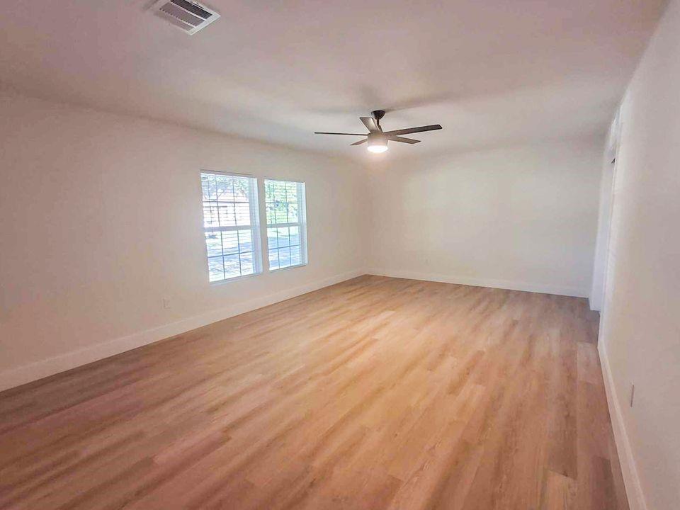 220 W Wardville Street Property Photo 28
