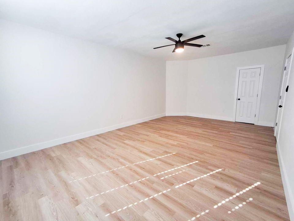 220 W Wardville Street Property Photo 29