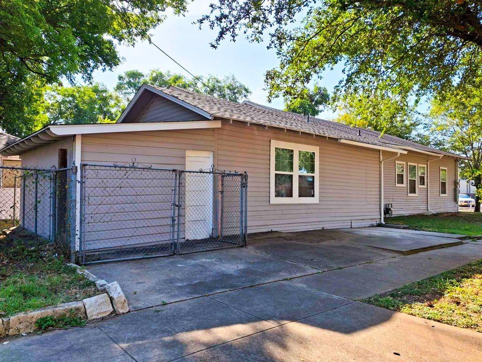 220 W Wardville Street Property Photo 33