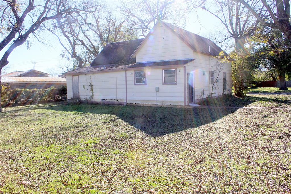 101 E Commerce Property Photo 7