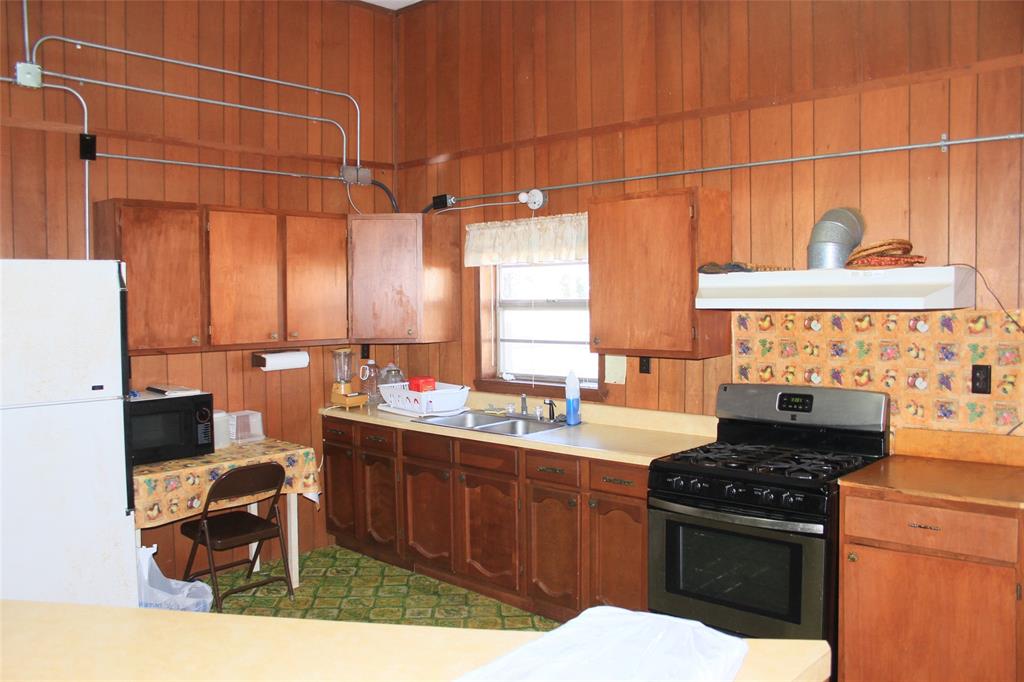 101 E Commerce Property Photo 10