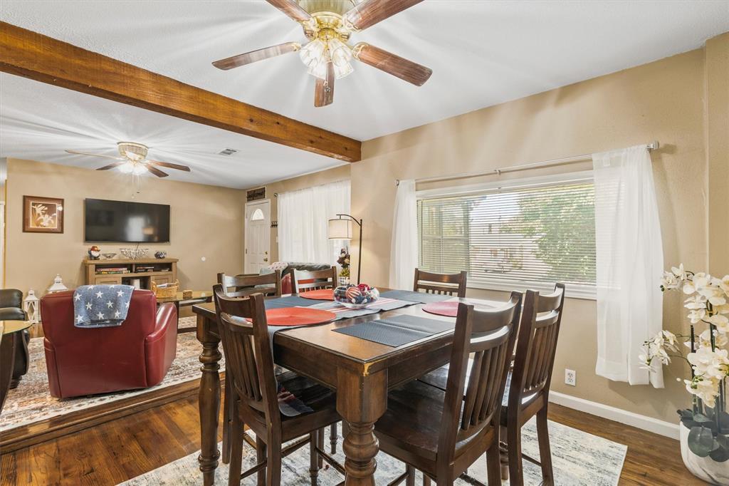 107 S Sheppard Drive Property Photo 6