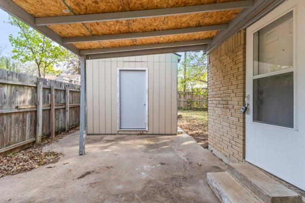 107 S Sheppard Drive Property Photo 12