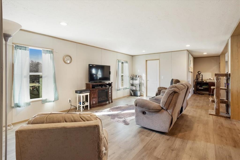 5740 County Road 1091 Property Photo 29