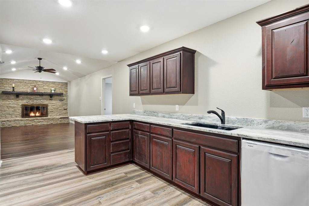 5600 Choctaw Drive Property Photo 6