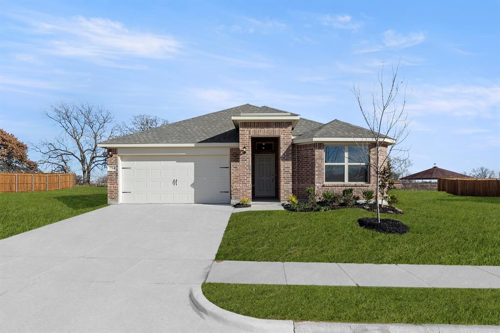 7704 Kingfisher Road Property Photo 1