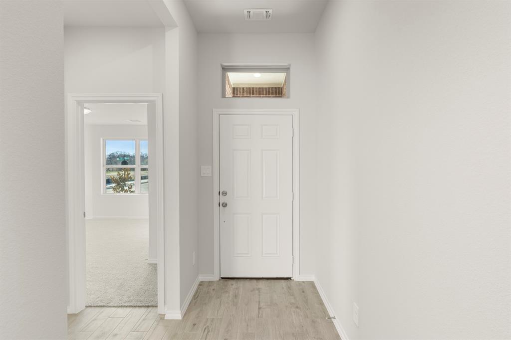 7704 Kingfisher Road Property Photo 3