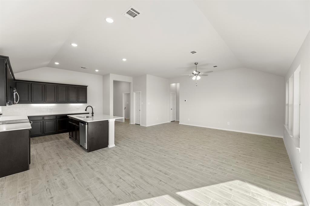 7704 Kingfisher Road Property Photo 8