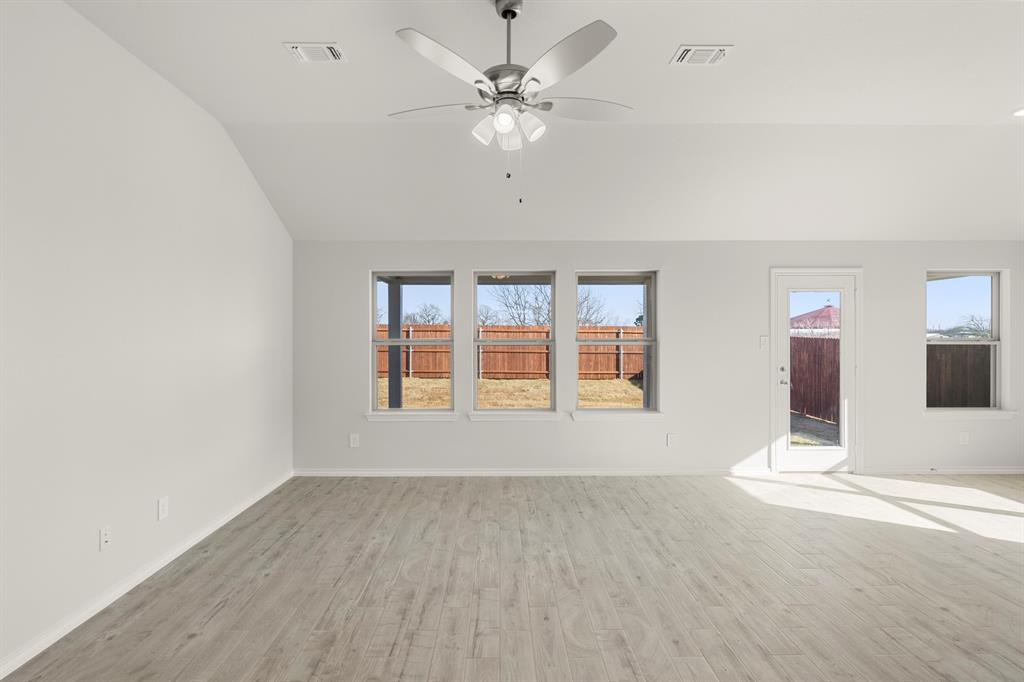 7704 Kingfisher Road Property Photo 11