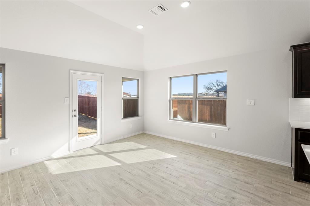 7704 Kingfisher Road Property Photo 12