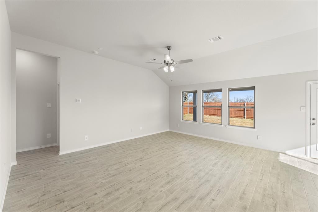 7704 Kingfisher Road Property Photo 13