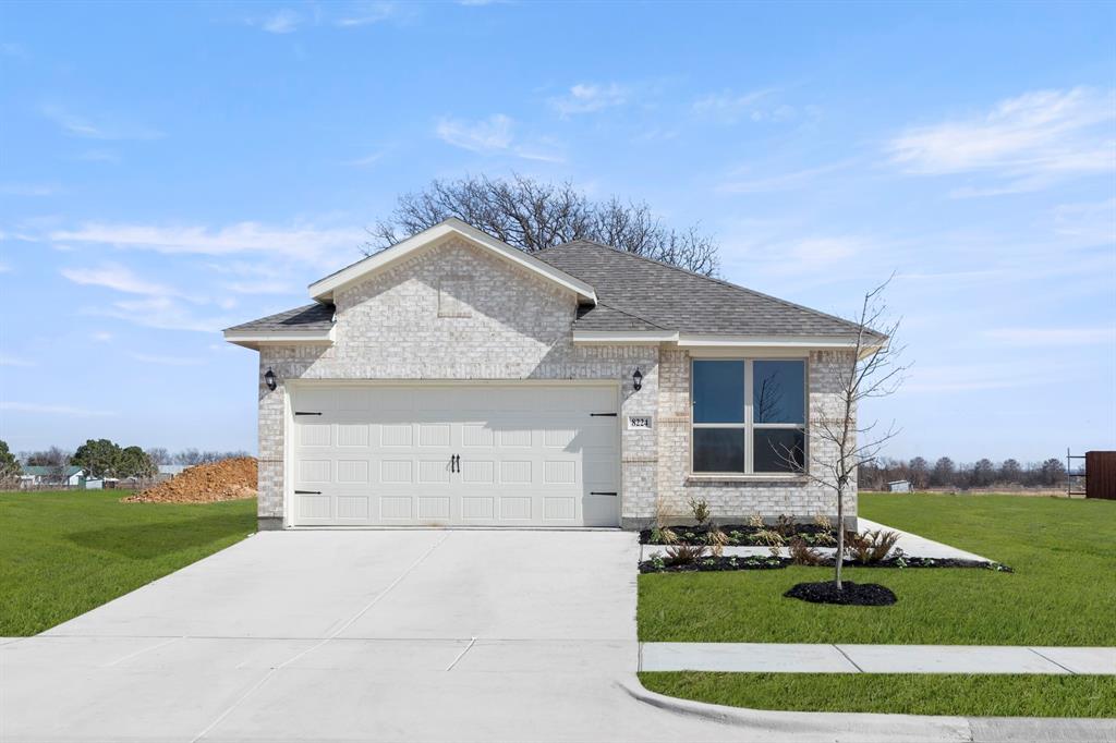 8224 Kingfisher Road Property Photo 1