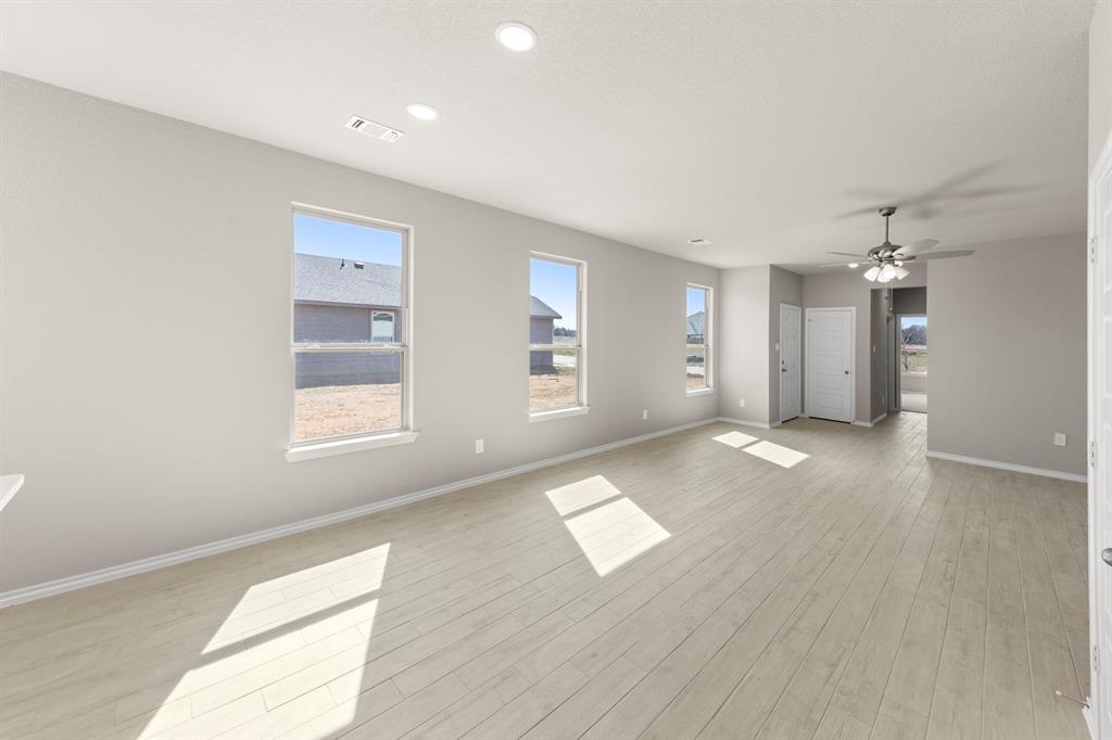 8224 Kingfisher Road Property Photo 9