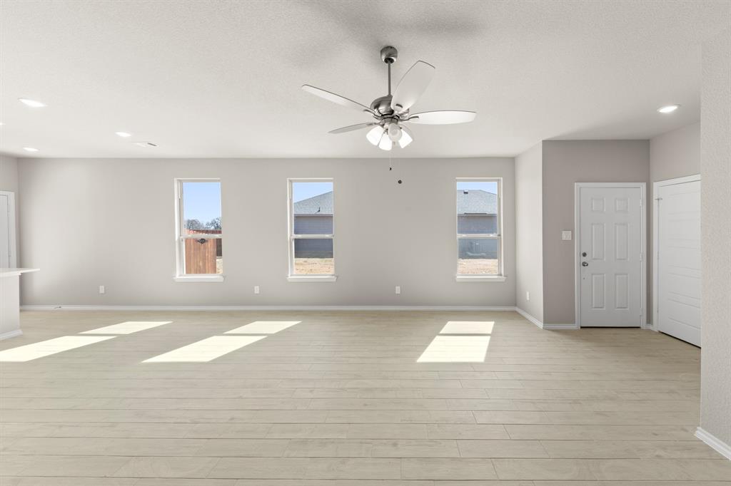 8224 Kingfisher Road Property Photo 13