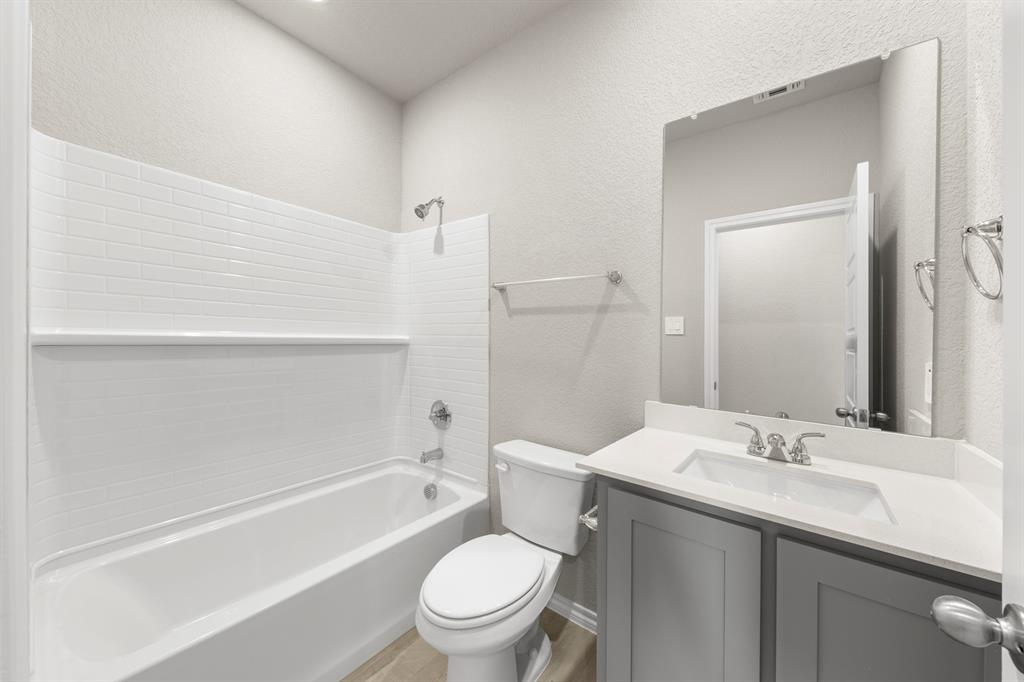 8224 Kingfisher Road Property Photo 17