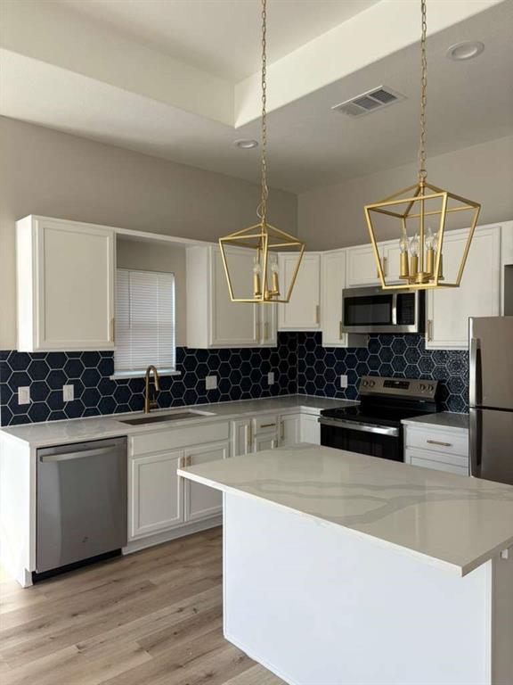 903 Nata Ln Property Photo 2