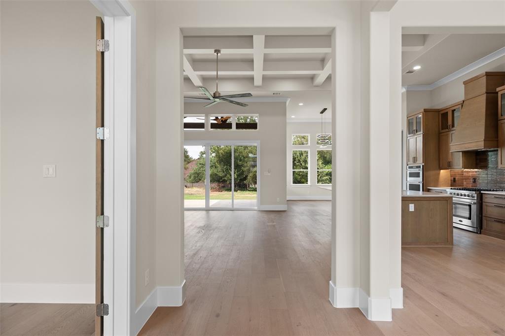 2300 Candlestick Drive Property Photo 4