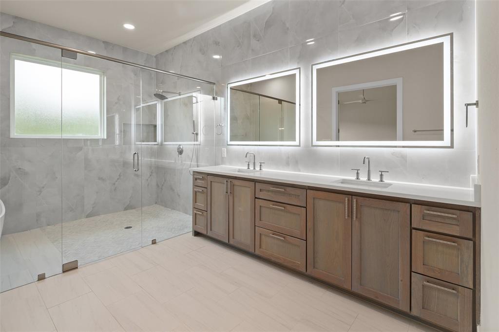 2300 Candlestick Drive Property Photo 19