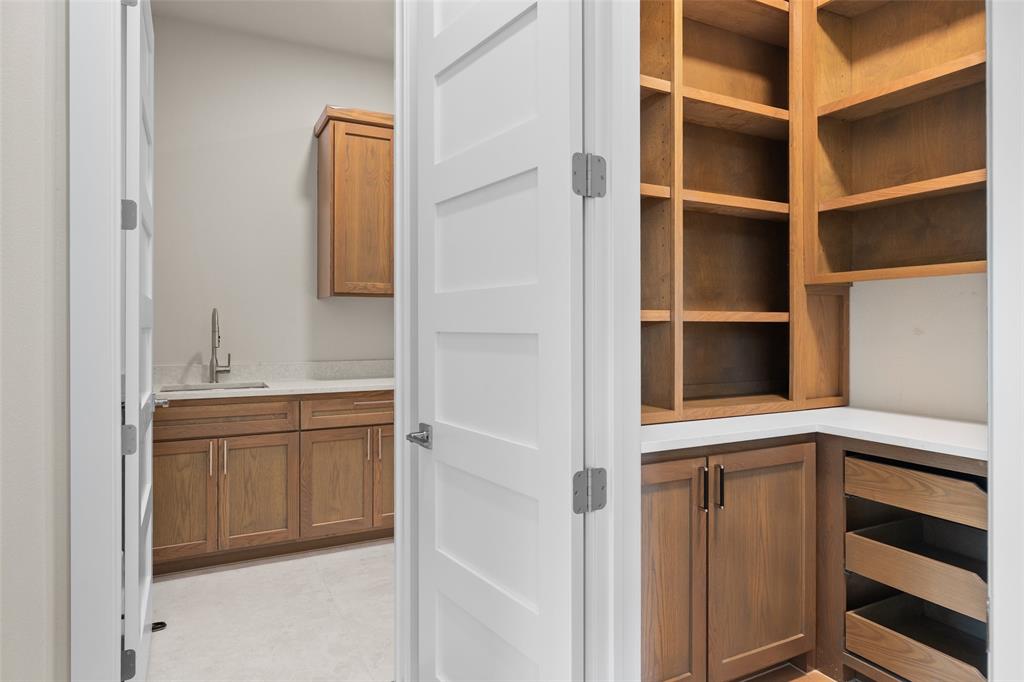 2300 Candlestick Drive Property Photo 28