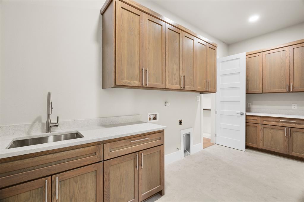 2300 Candlestick Drive Property Photo 29