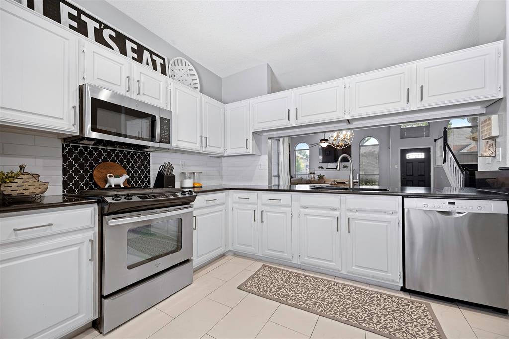6529 Bandalia Drive Property Photo 10