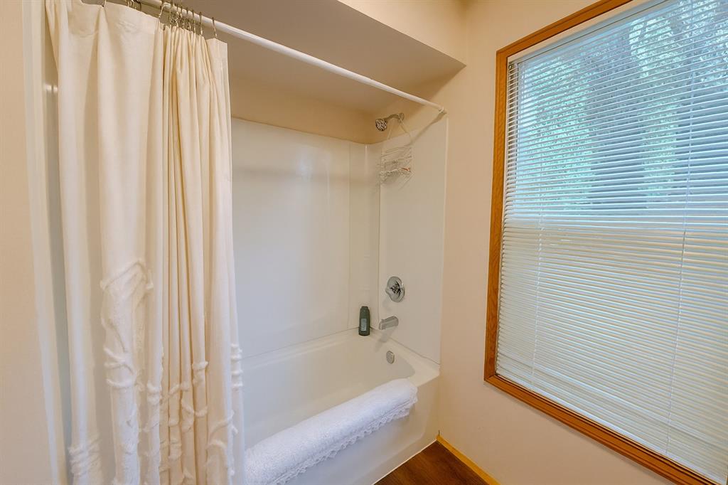 314 Cockerell Street Property Photo 11